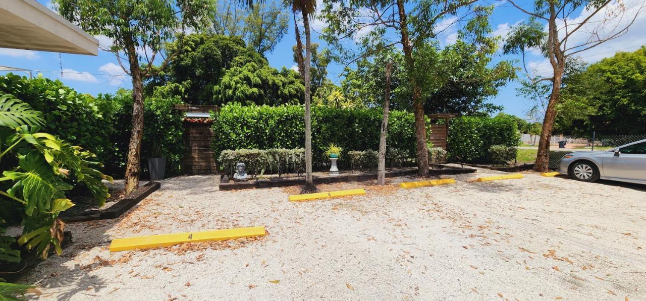 Private Aparment Studio In The Hard Of Miami Unit # 6 Opa-locka 외부 사진